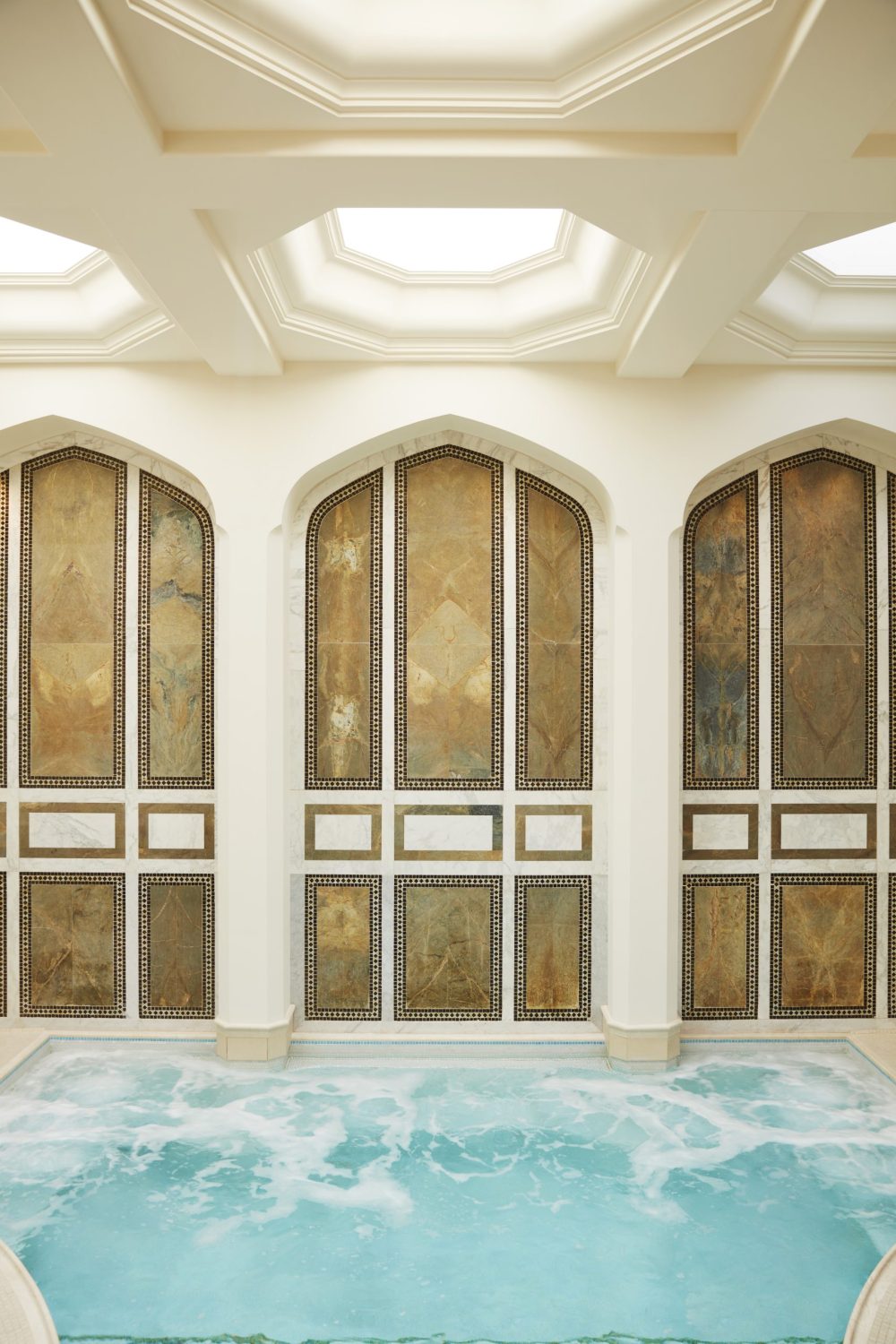 The Maybourne Beverly Hills - Mineral Pool